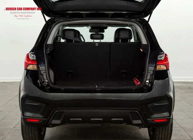 2024 Mitsubishi Outlander - Image 10 of 12