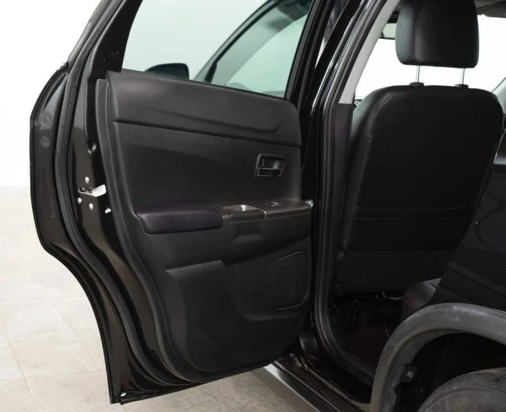 2024 Mitsubishi Outlander - Image 8 of 12