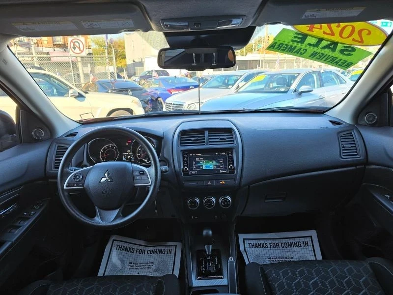 2024 Mitsubishi Outlander - Image 11 of 12