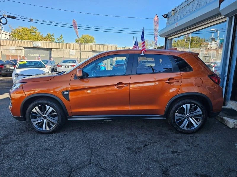 2024 Mitsubishi Outlander - Image 2 of 12