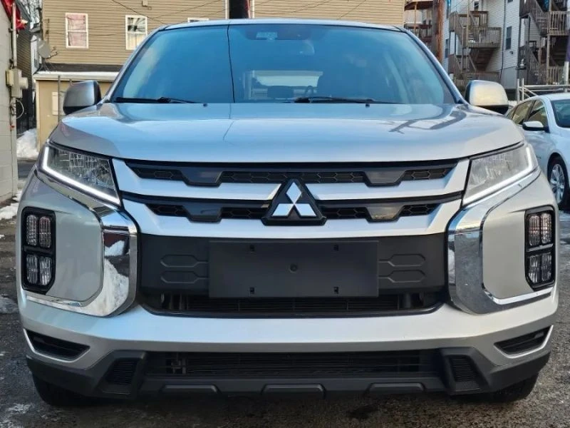2024 Mitsubishi Outlander - Image 3 of 12