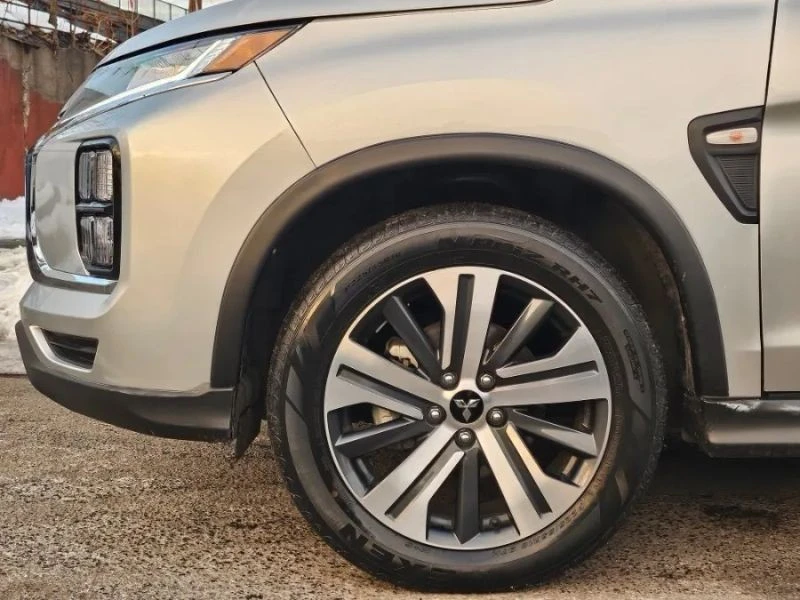 2024 Mitsubishi Outlander - Image 10 of 12
