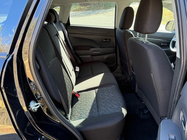 2024 Mitsubishi Outlander - Image 15 of 21