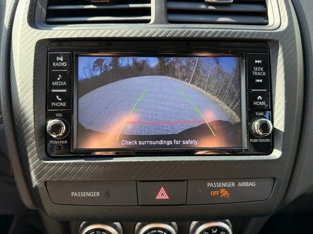 2024 Mitsubishi Outlander - Image 20 of 21