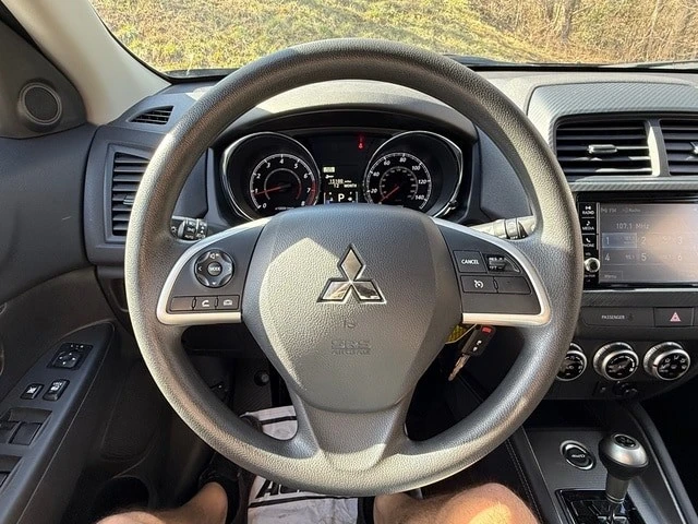 2024 Mitsubishi Outlander - Image 17 of 21