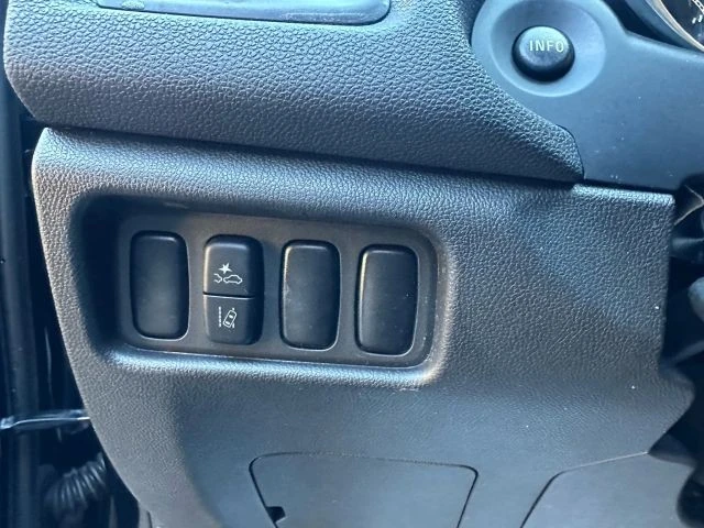 2024 Mitsubishi Outlander - Image 17 of 21