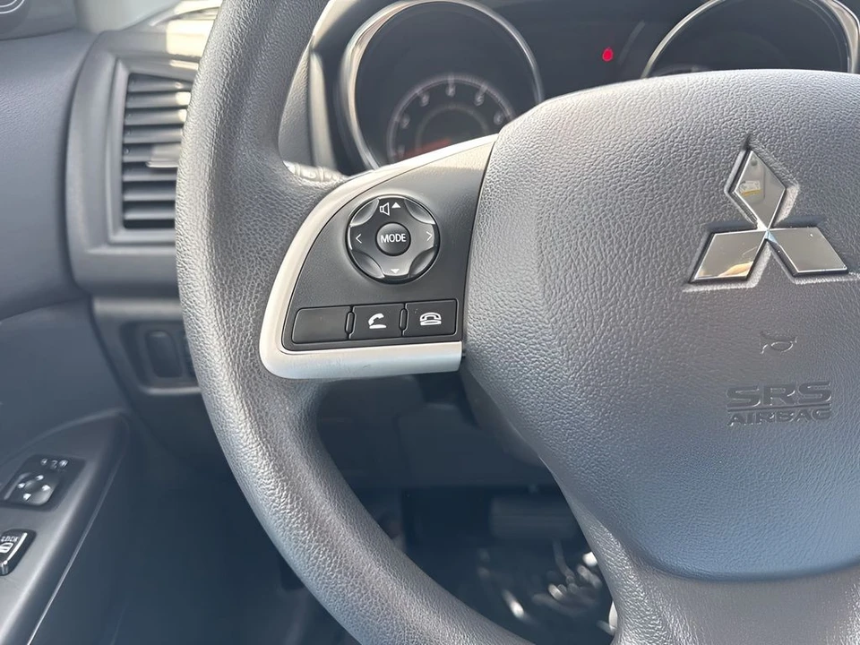 2024 Mitsubishi Outlander - Image 13 of 21