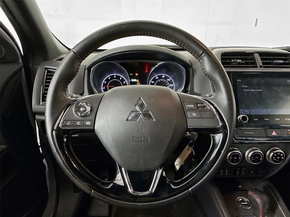 2024 Mitsubishi Outlander - Image 3 of 21