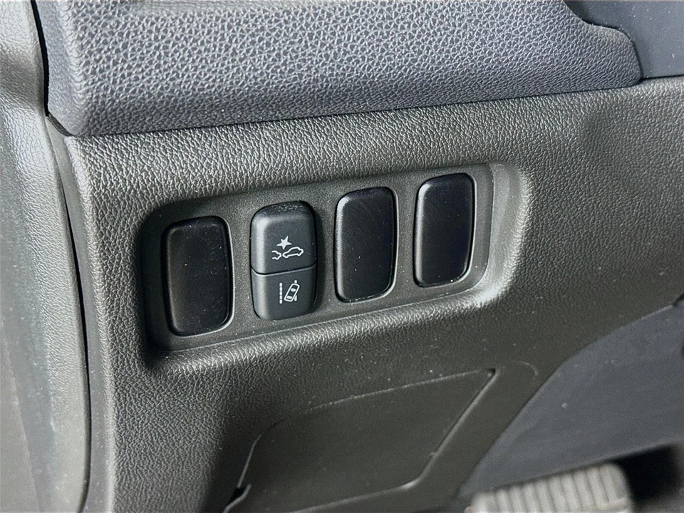 2024 Mitsubishi Outlander - Image 12 of 21