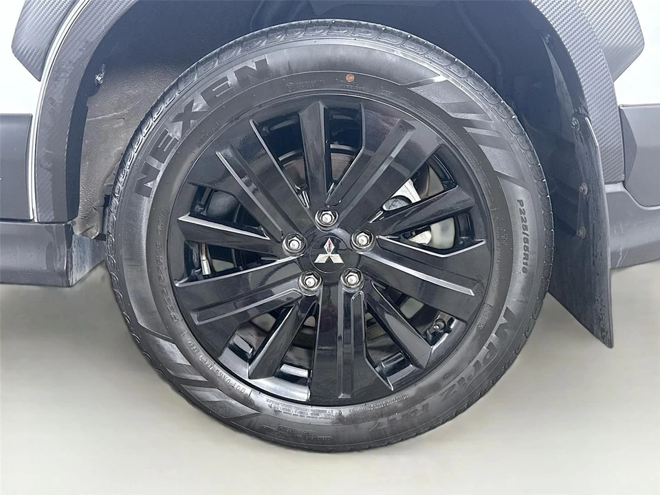 2024 Mitsubishi Outlander - Image 17 of 21