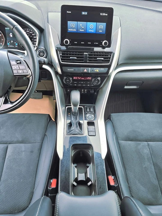 2024 Mitsubishi Eclipse Cross - Image 10 of 15