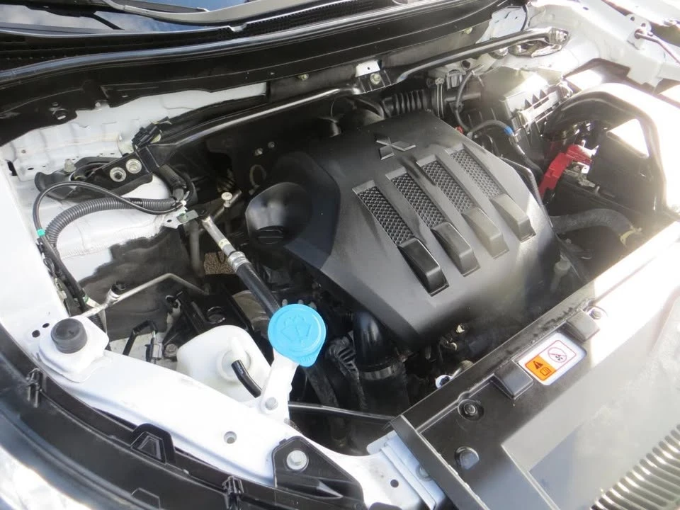 2024 Mitsubishi Eclipse Cross - Image 5 of 20