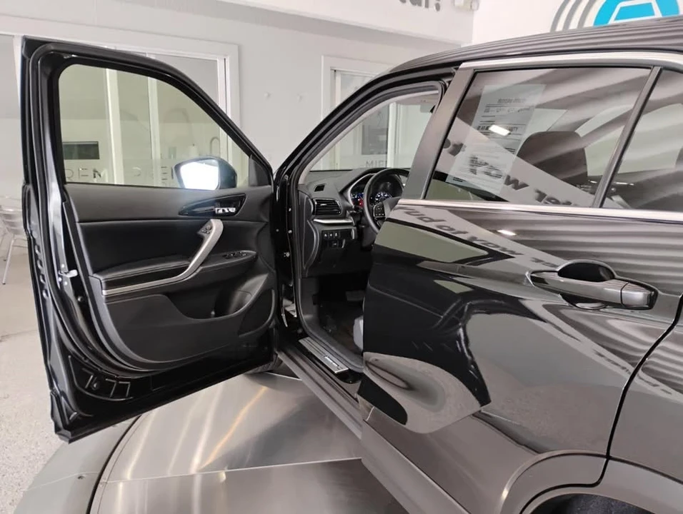 2024 Mitsubishi Eclipse Cross - Image 9 of 19