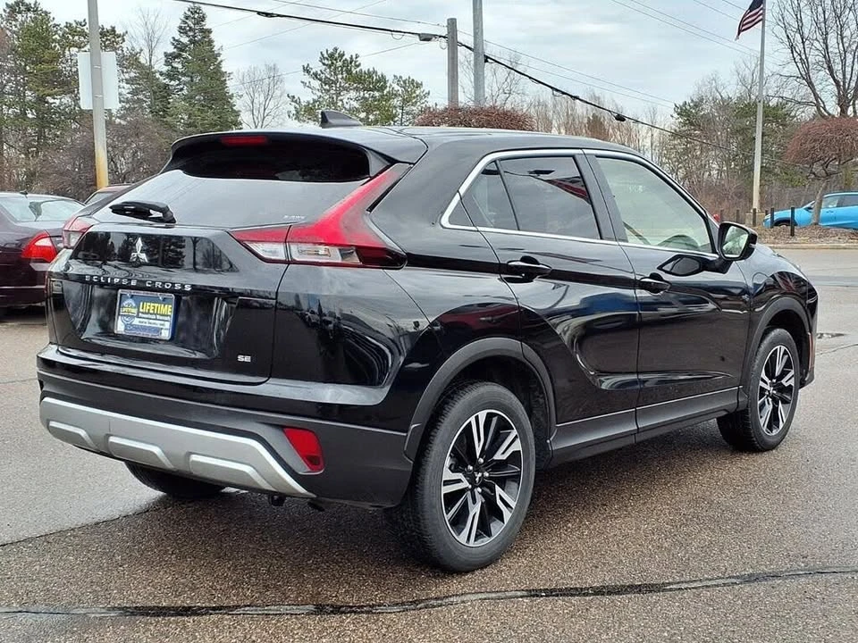 2024 Mitsubishi Eclipse Cross - Image 3 of 13