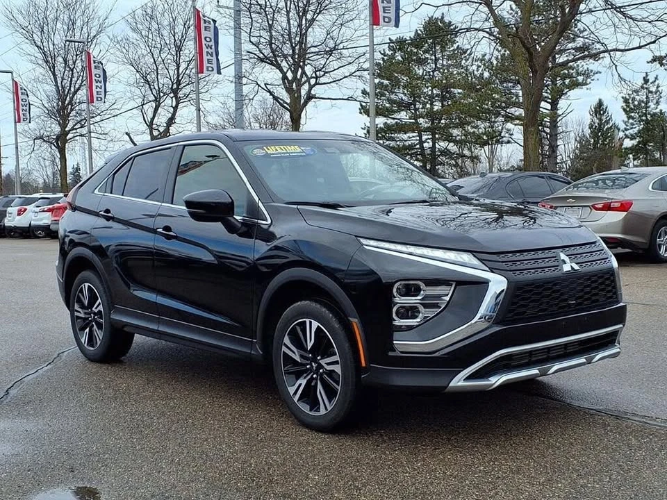 2024 Mitsubishi Eclipse Cross - Image 2 of 13