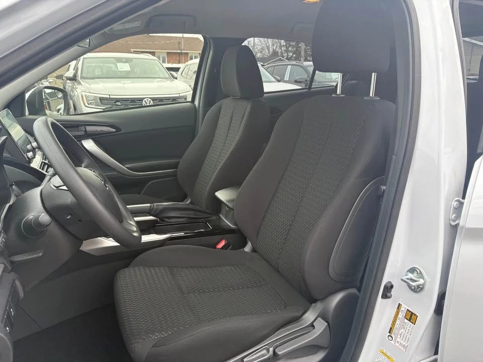 2024 Mitsubishi Eclipse Cross - Image 6 of 12
