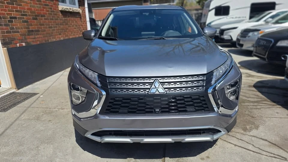 2024 Mitsubishi Eclipse Cross - Image 2 of 11