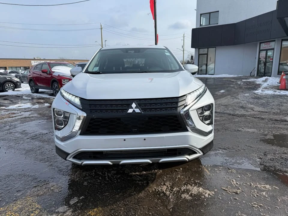 2024 Mitsubishi Eclipse Cross - Image 2 of 17