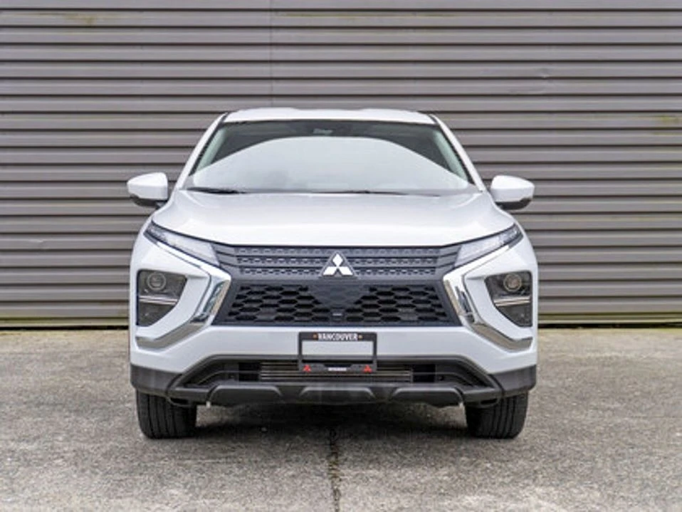 2024 Mitsubishi Eclipse Cross - Image 2 of 19