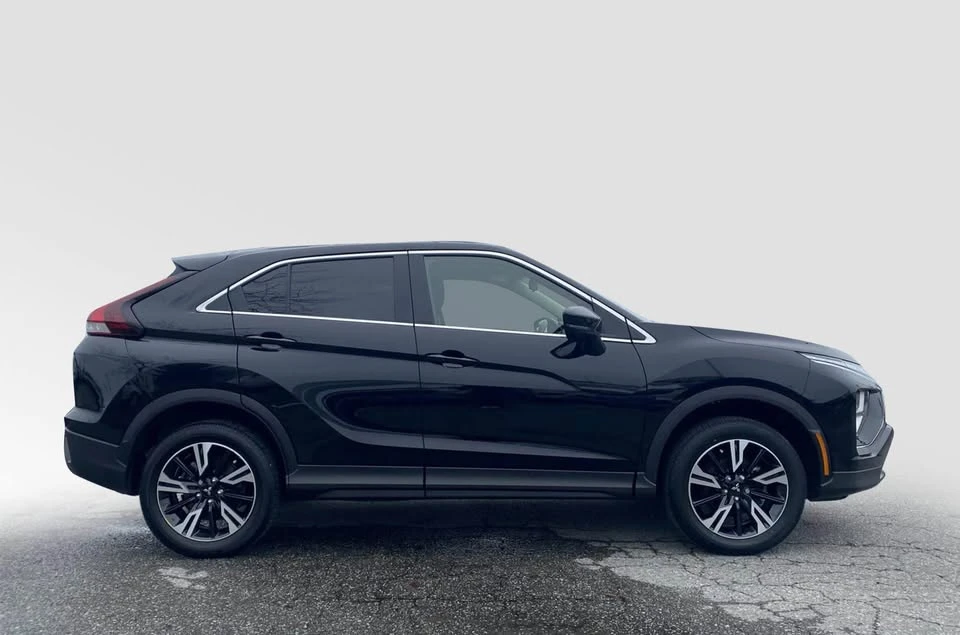 2024 Mitsubishi Eclipse Cross - Image 2 of 10