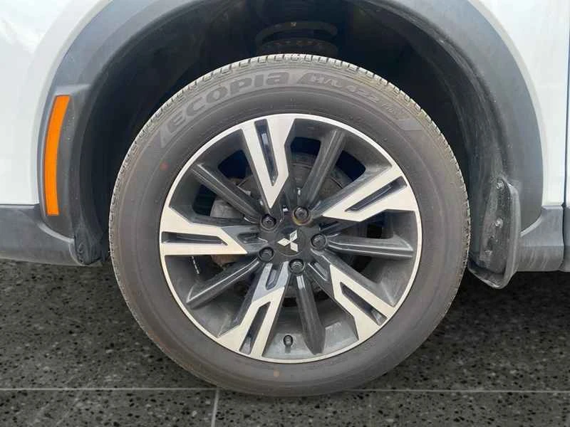 2024 Mitsubishi Eclipse Cross - Image 9 of 19