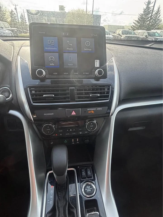 2024 Mitsubishi Eclipse Cross - Image 9 of 11