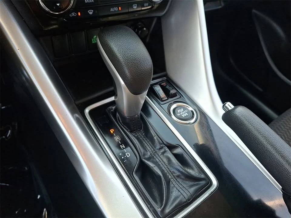 2024 Mitsubishi Eclipse Cross - Image 16 of 19