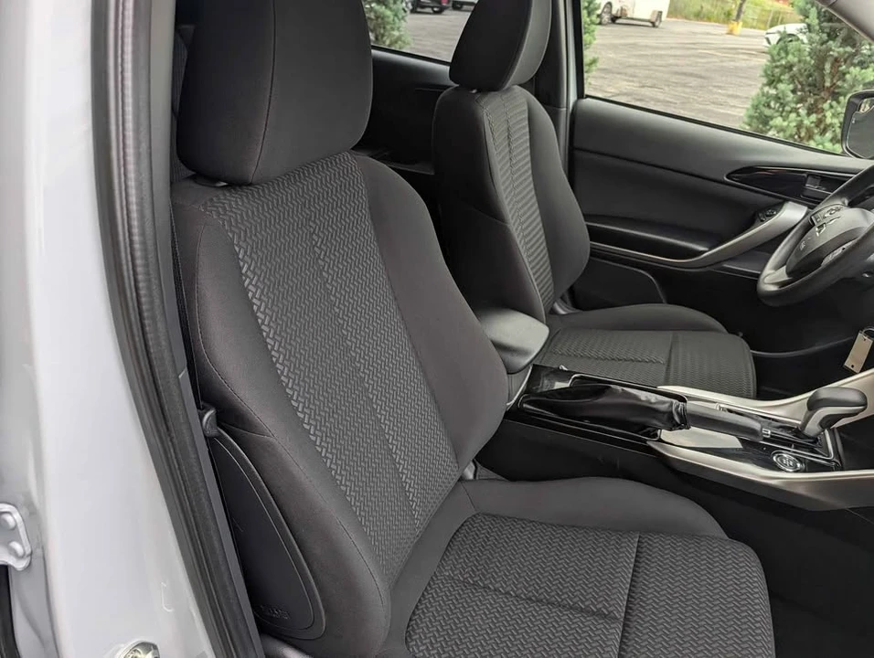 2024 Mitsubishi Eclipse Cross - Image 9 of 19