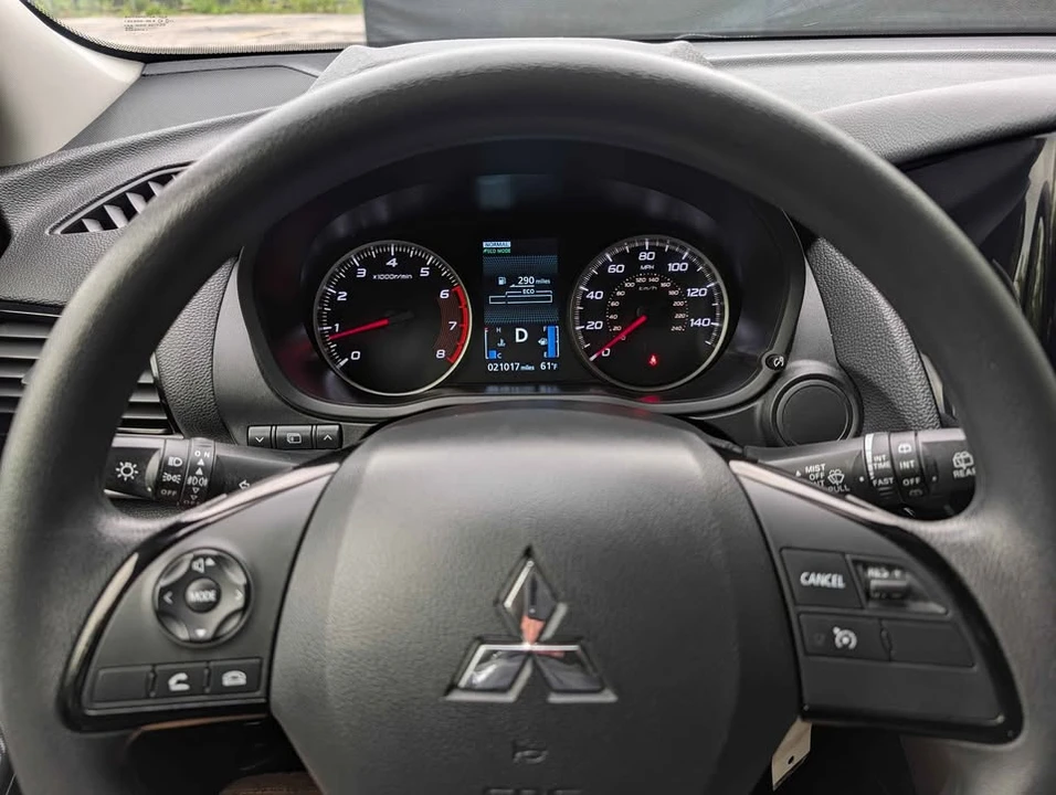 2024 Mitsubishi Eclipse Cross - Image 13 of 19