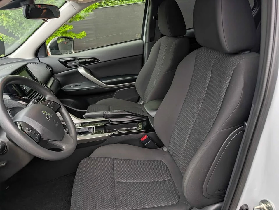 2024 Mitsubishi Eclipse Cross - Image 12 of 19