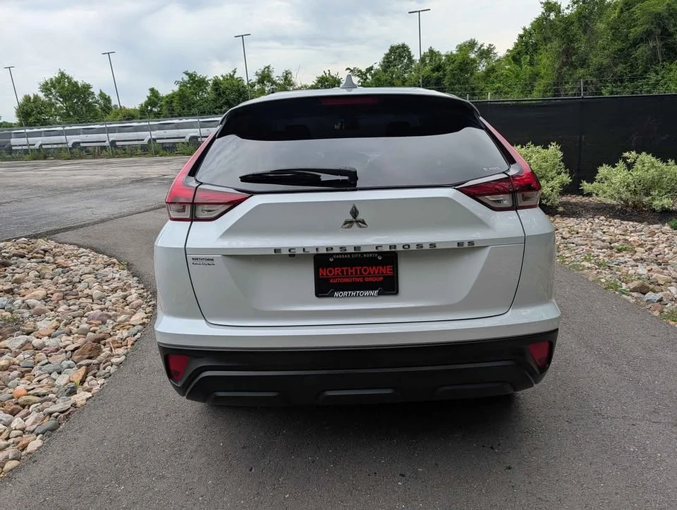 2024 Mitsubishi Eclipse Cross - Image 4 of 19