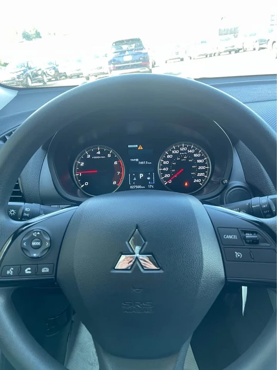 2024 Mitsubishi Eclipse Cross - Image 4 of 12