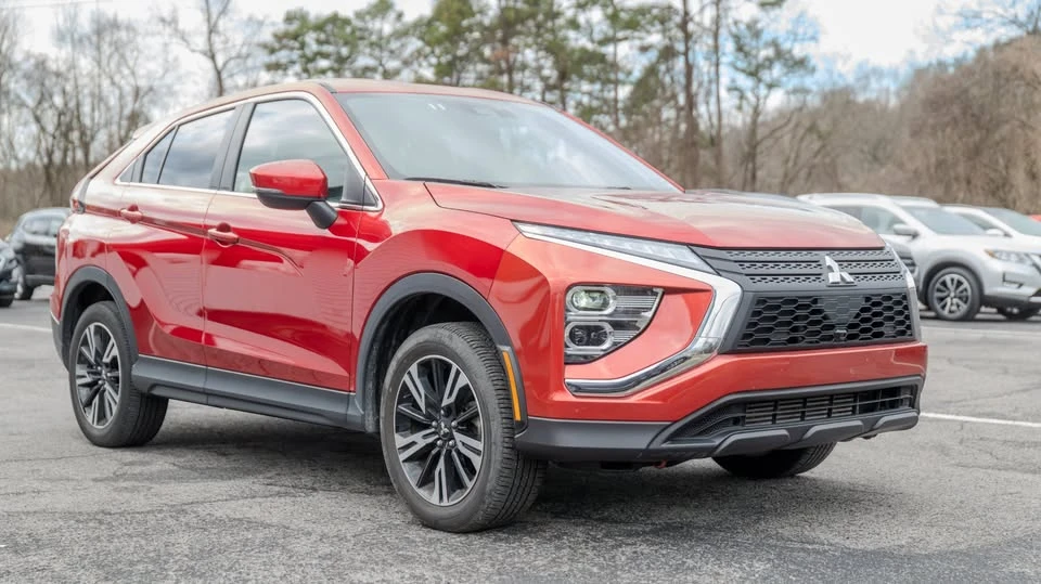 2019 Mitsubishi Outlander - Image 2 of 12