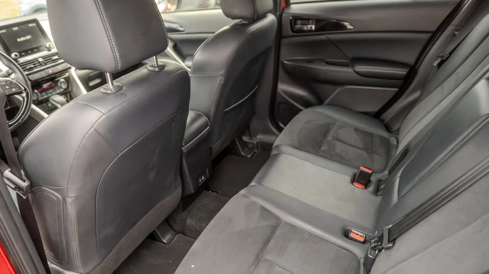 2019 Mitsubishi Outlander - Image 11 of 12