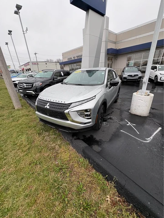 2024 Mitsubishi Eclipse Cross - Image 2 of 4