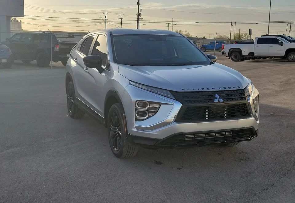 2024 Mitsubishi Eclipse Cross - Image 2 of 7