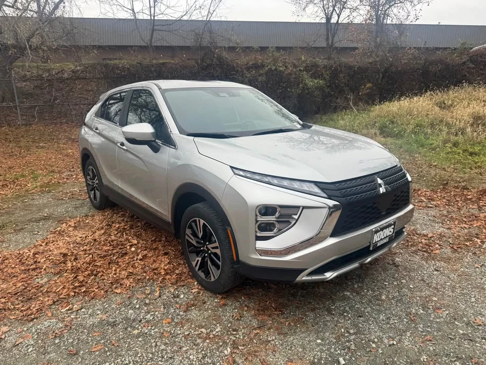 2024 Mitsubishi Eclipse Cross - Image 2 of 18