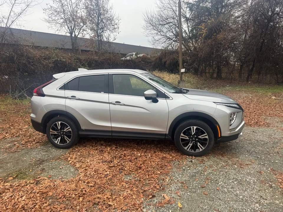 2024 Mitsubishi Eclipse Cross - Image 3 of 18