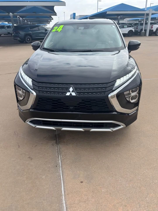 2024 Mitsubishi Eclipse Cross - Image 2 of 15