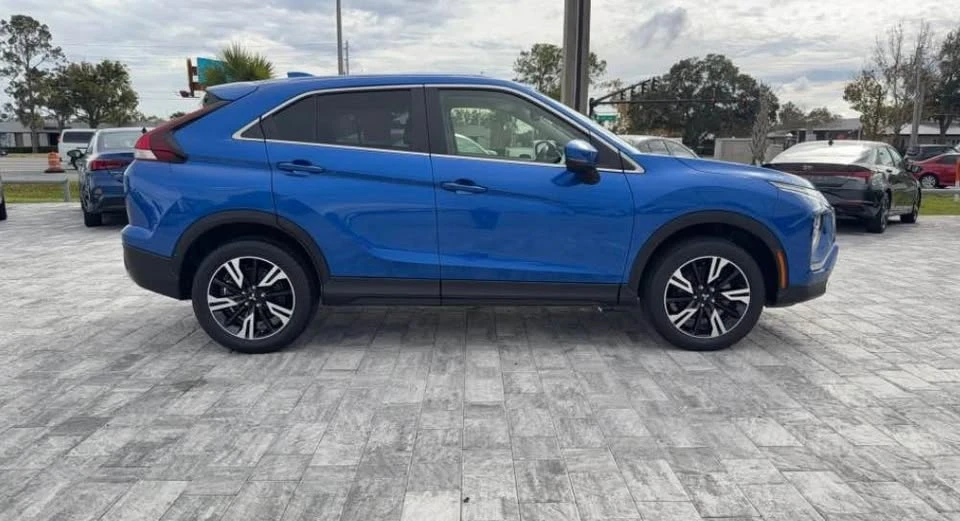 2024 Mitsubishi Eclipse Cross - Image 3 of 17