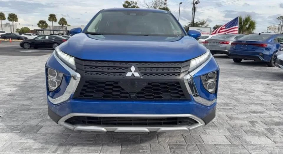 2024 Mitsubishi Eclipse Cross - Image 2 of 17