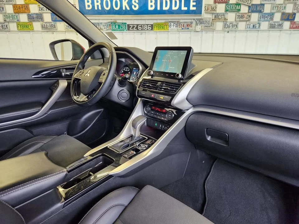 2024 Mitsubishi Eclipse Cross - Image 2 of 19