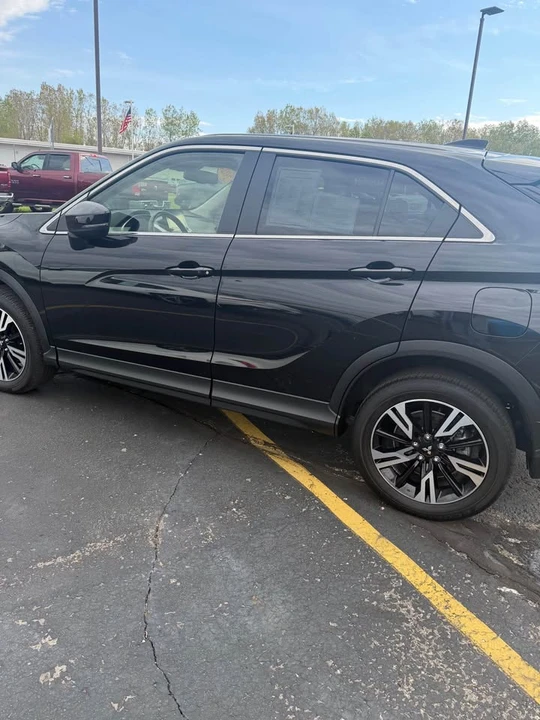 2024 Mitsubishi Eclipse Cross - Image 3 of 16