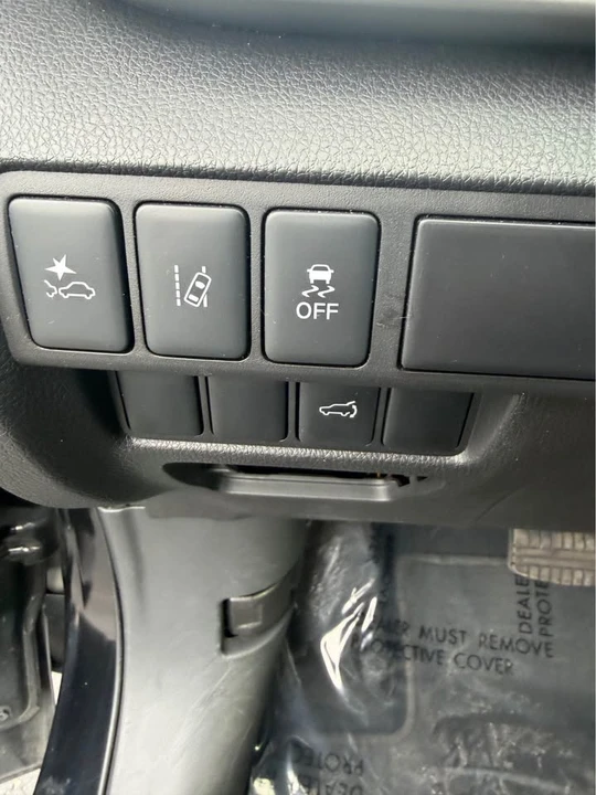 2024 Mitsubishi Eclipse Cross - Image 10 of 16