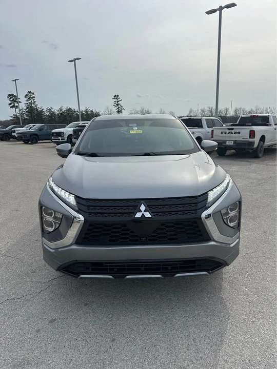 2024 Mitsubishi Eclipse Cross - Image 3 of 15