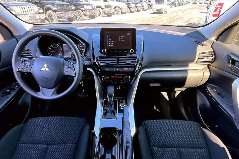2024 Mitsubishi Eclipse Cross - Image 7 of 18