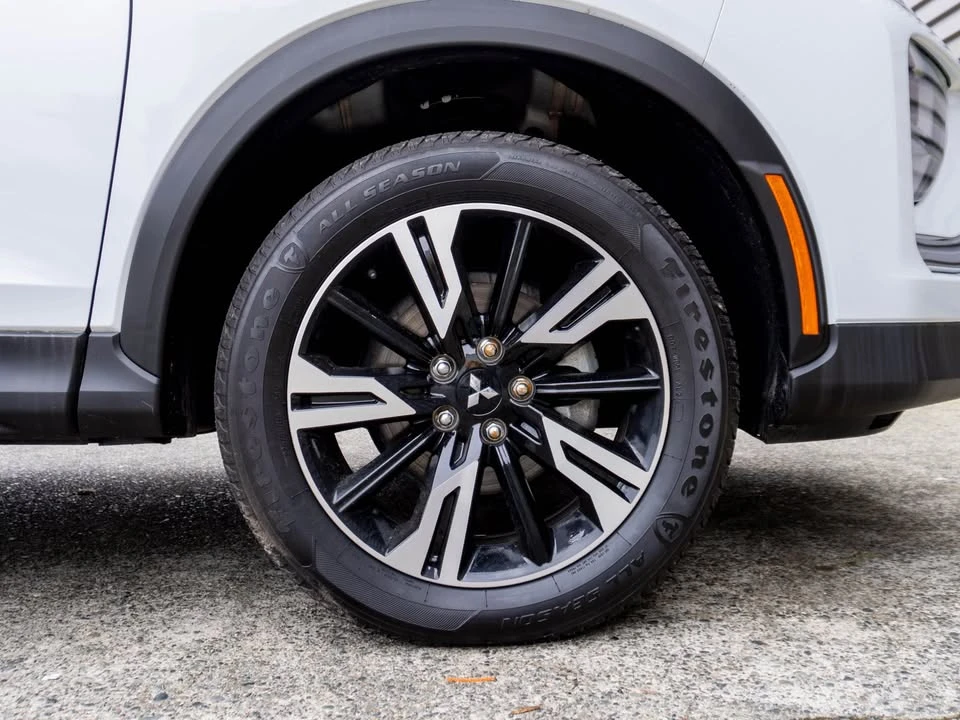 2024 Mitsubishi Eclipse Cross - Image 9 of 17