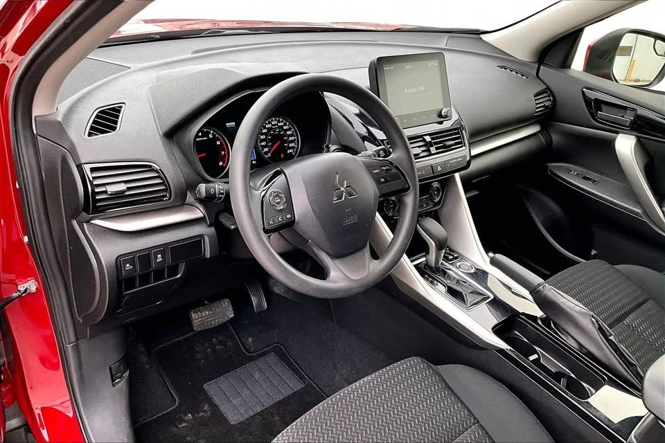 2024 Mitsubishi Eclipse Cross - Image 2 of 20