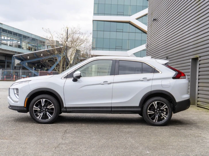 2024 Mitsubishi Eclipse Cross - Image 3 of 13