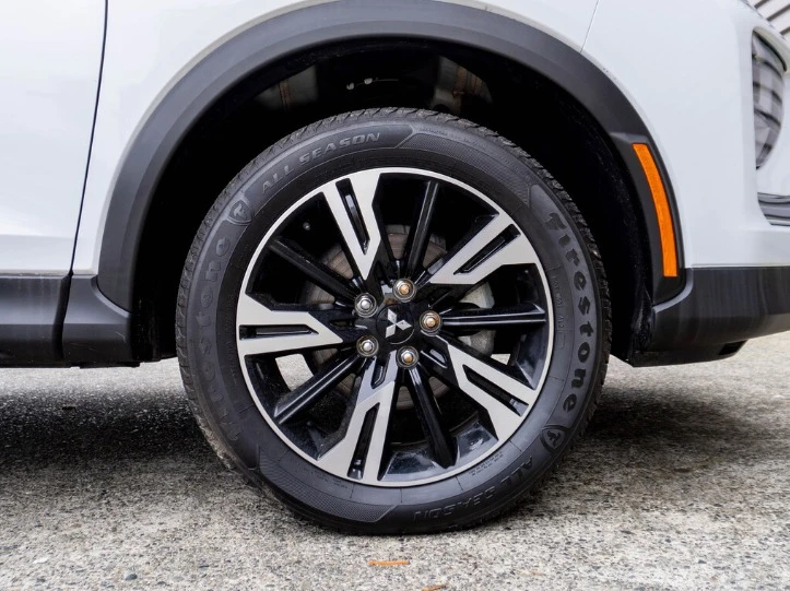 2024 Mitsubishi Eclipse Cross - Image 6 of 13
